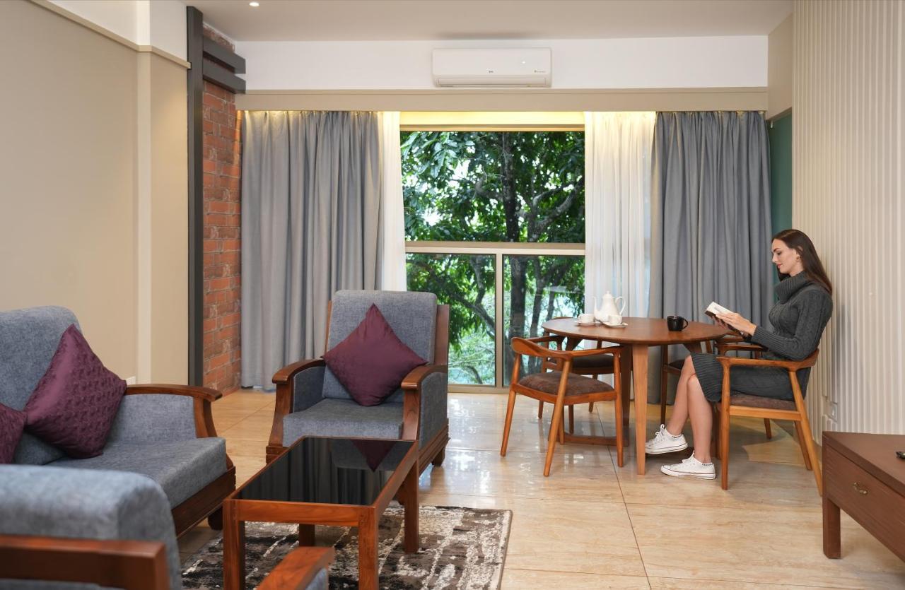 Elephant Passage Муннар Екстер'єр фото A living room in a typical apartment
